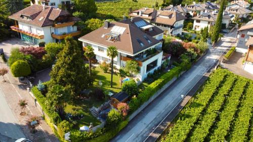 Tramin Apartment | Welcoming Haus Piger: Child-Friendly Stay with 9.3 Rating