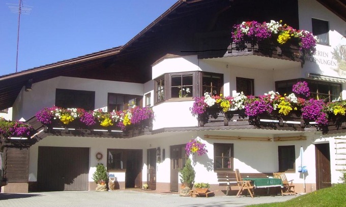 Mandarfen Apartment | Inviting Haus Puit Mandarfen Pitztal: Pet Friendly Retreat