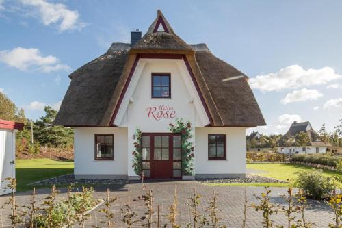 Fuhlendorf House | Relaxing Retreat at Haus Rose: Family & Pet Friendly Stay