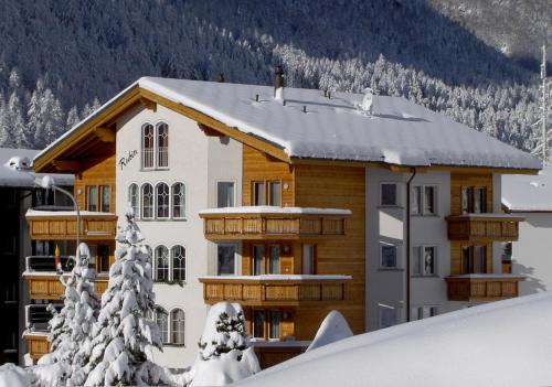 Saas Almagell Apartment | Experience Haus Rubin: Pet-Friendly Retreat with Hot Tub