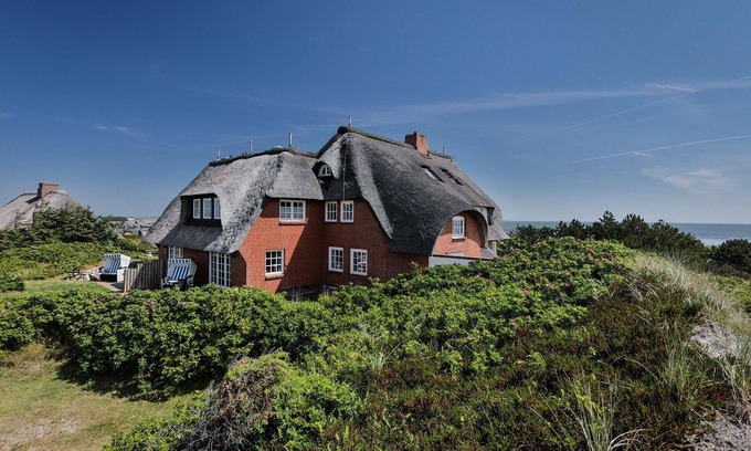 Rantum Apartment | Discover Haus Rundblick App.10: Family & Pet Friendly Stay