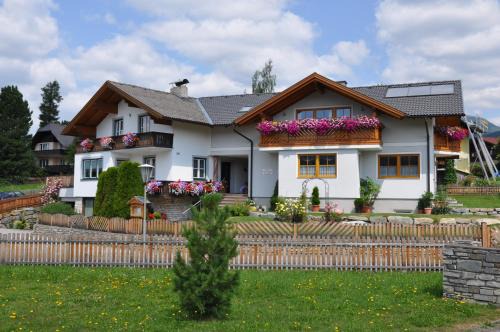Mariapfarr Apartment | Elegant Haus Schreilechner: Spa, Dining & Top Reviews