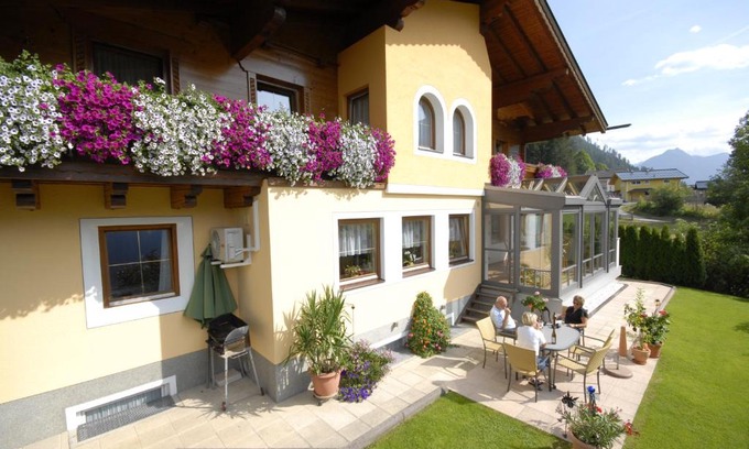 Flachau House | Guest Rated: Haus Silvia with Breakfast & Hot Tub Access
