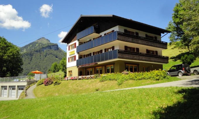 Mellau House | Haus Sonnberg: Pet-Friendly Stay with Family Amenities