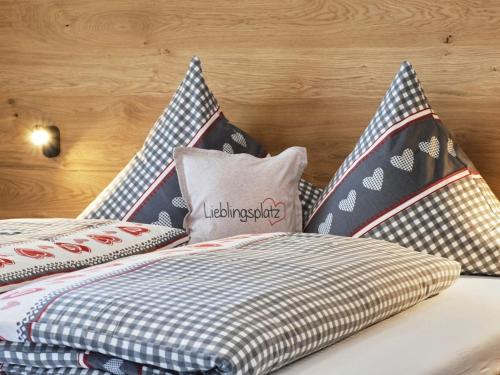Salem Apartment | Discover Haus Sonnengruß: Guest Rated 9.8, Pet Friendly Stay