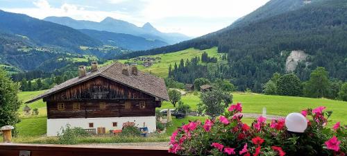Lesachtal Apartment | Pet-Friendly Haus Stabentheiner with Oceanfront Pool