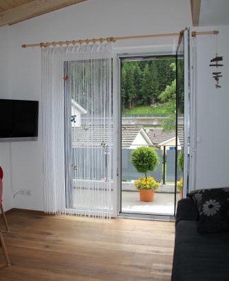 Goeschenen Apartment | Elegant Haus Steiner: Family-Friendly & Highly Rated Stay