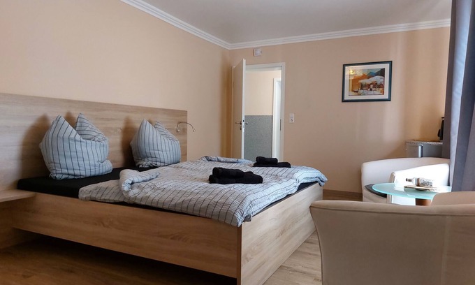 Lembruch Apartment | Cozy Studio at Haus Strandlust by Dümmer See