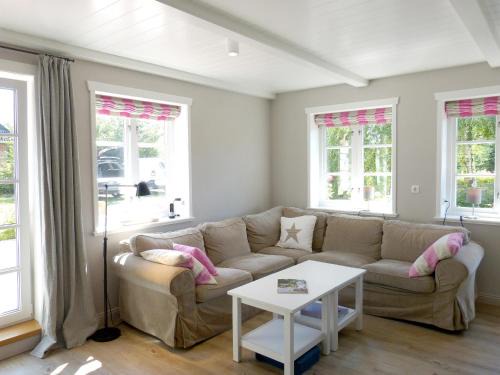 Suddorf House | Inviting Haus Strandweg 8 Friesenhaushälfte for Families