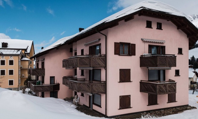 Parpan Apartment | Inviting Haus Sunneschy Whg. 301 with Spa & Kitchen