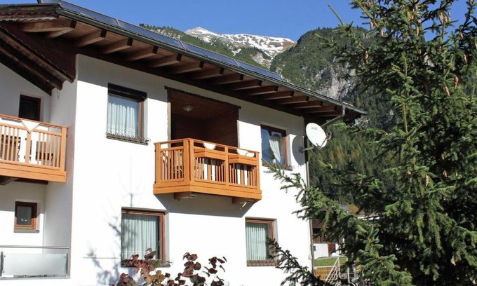 Pettneu am Arlberg House | Pet-Friendly Haus Talblick with Exceptional 8.8 Rating