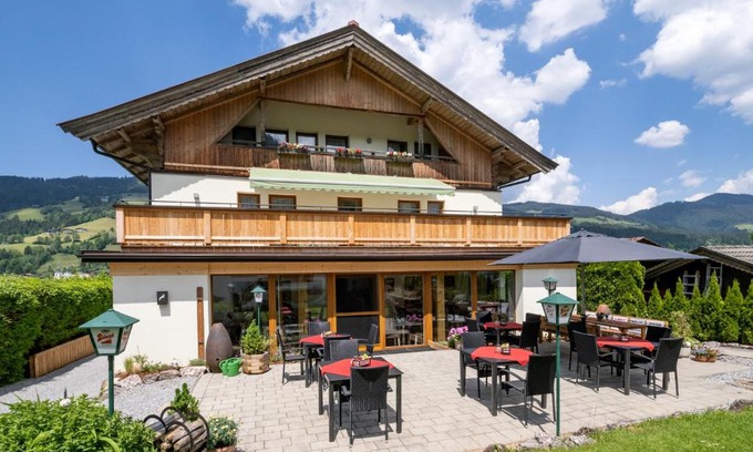 Brixen im Thale Hotel | Haus Tirol: Pet-Friendly Retreat with Private Pool & Hot Tub