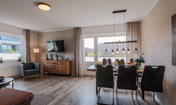 Busum Apartment | Ideal Stay at Haus Treibholz - Oceanfront Holiday Apartment