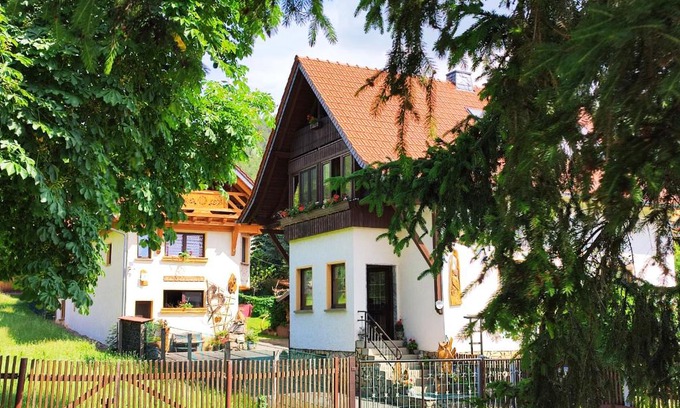 Bad Blankenburg Apartment | Family-Friendly Retreat at Haus Ulla - Rated 9/10 by Guests