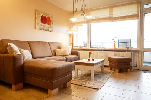Wyk auf Foehr Apartment | Oceanfront Escape at Haus Uthlande with Inviting Amenities