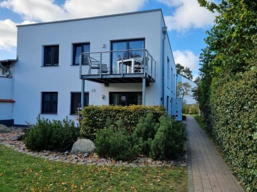 Zinnowitz Apartment | Inviting Haus vier Elemente: Family-Friendly with Ocean View
