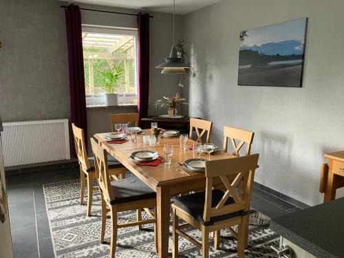 Ehndorf Apartment | Inviting Haus Wald und Wiese: Oceanfront Family Retreat