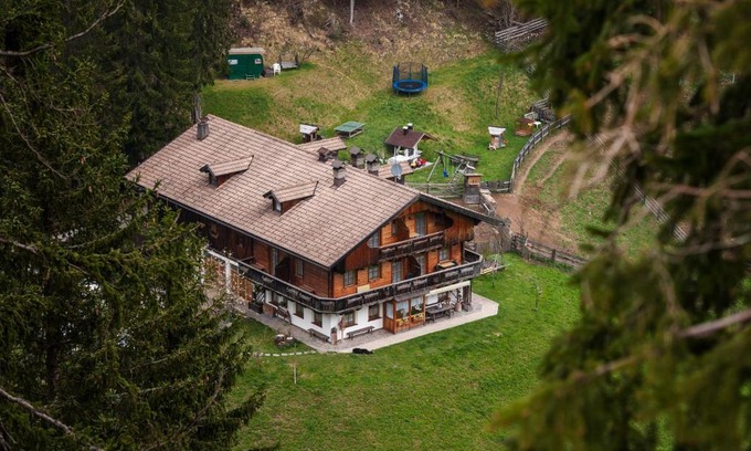 San Candido Apartment | Pet-Friendly Retreat at Haus Waldruhe - Rated 9/10 by Guests