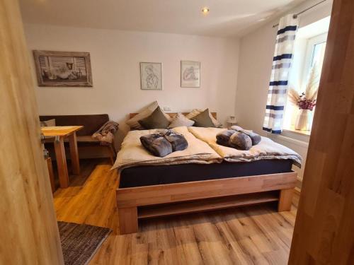 Weissenstadt Apartment | Pet-Friendly Kraxler Pärchen with Oceanfront Views