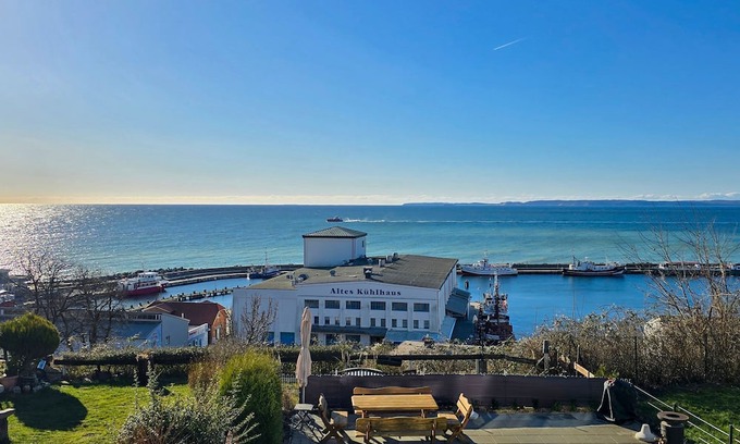 Sassnitz House | Haus Waterkant - In the first row with a fantastic sea view - Haus Waterkant