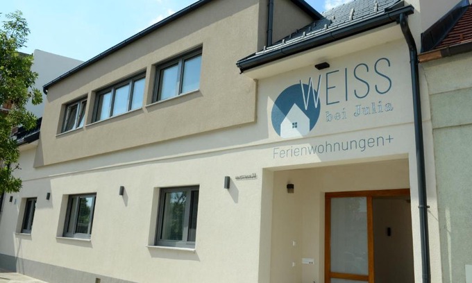 Sankt Andra am Zicksee Apartment | Experience Oceanfront Bliss at Haus Weiss bei Julia