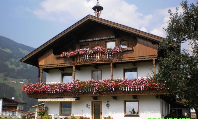 Zell am Ziller Apartment | Family-Friendly Getaway at Haus Weitenstich: Rated 9.2/10