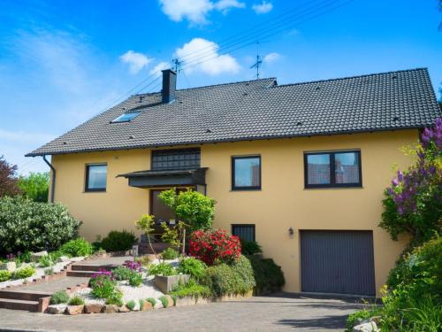 Schmißberg Apartment | Family-Friendly Escape at Ferienhaus Wilder Hunsrück
