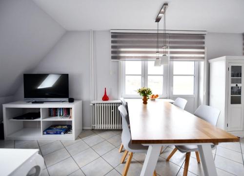 Utersum Apartment | Discover Family-Friendly Comfort at Haus Windhuug Wohnung 5