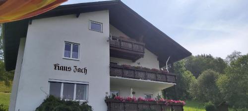 Mariazell Apartment | Pet-Friendly Haven at Haus Zach: Rated 9.5/10 by Guests