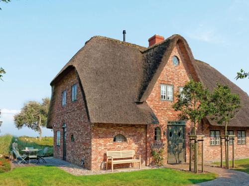 Kampen Villa | Cozy Oceanfront Retreat at Haus-zum-Leuchtturm