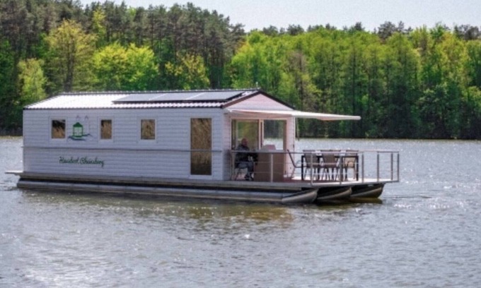 Rheinsberg Boat Rental | Experience Hausboot Arielle: Perfect for Family Getaways