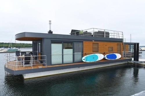 Klitten Boat Rental | Experience Coastal Bliss at Hausboot Dolce Vita