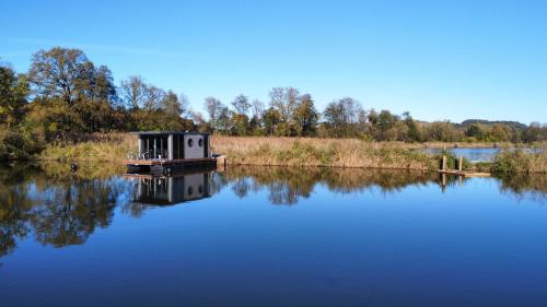 Kirchberg an der Raab Boat Rental | Explore Unique Stays at Hausboot Eisvogel – Pet Friendly Retreat