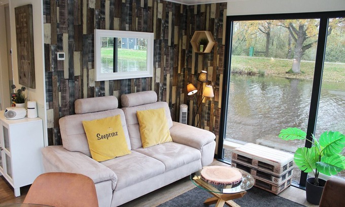 Bad Bederkesa Apartment | Cozy Houseboat for 4 Guests with Kitchen in Bad Bederkesa