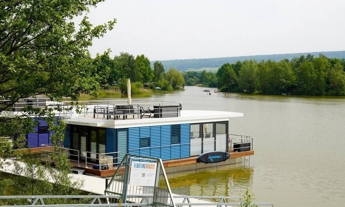Godelheim Apartment | Cozy Houseboat for 4 with Oceanfront Views in Höxter