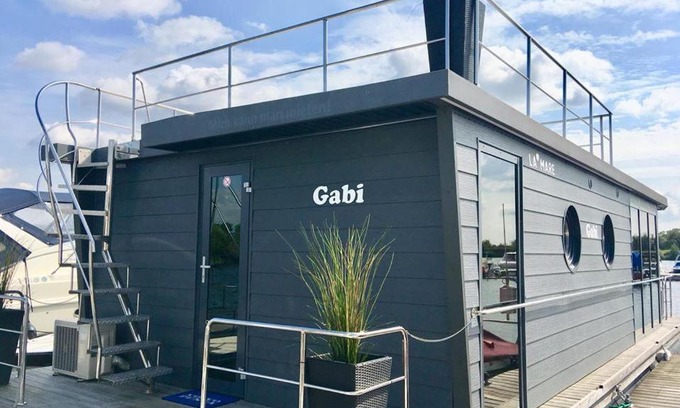 Weyhe Boat Rental | Experience Oceanfront Bliss at Hausboot La Mare Gabi