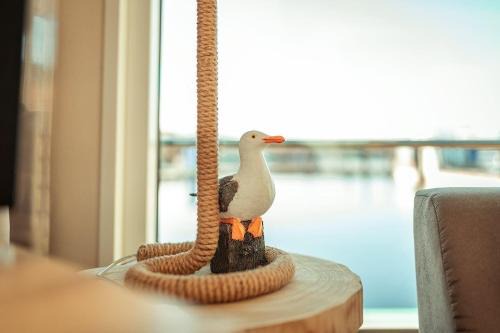 Klitten Boat Rental | Experience Oceanfront Bliss at Hausboot Möwenschiss
