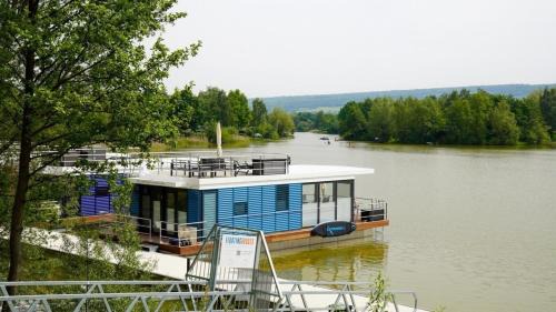 Godelheim Boat Rental | Experience Hausboot Möwenschiss with Oceanfront Views