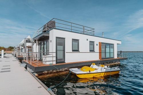 Laasow Boat Rental | Experience Hausboot Seeschwäche - LP12 with Ocean Views
