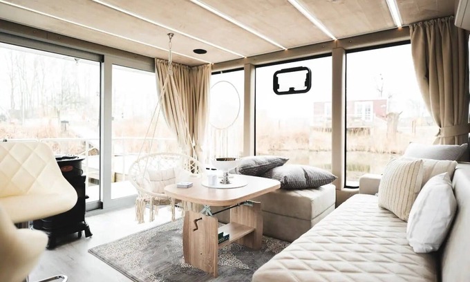 Domitz House | Unique Hausboot Retreat in Dömitz with Family Amenities