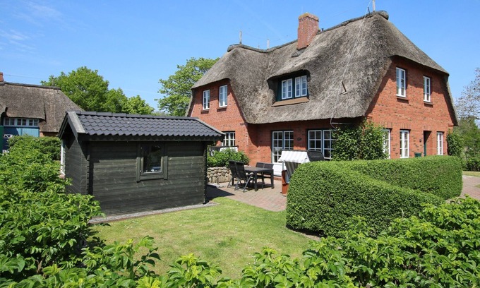 Wrixum House | Charming Wrixum Retreat: 3 Rooms, Pet-Friendly Amenities