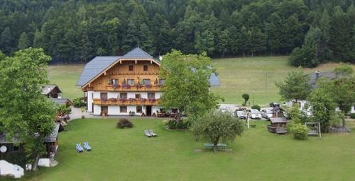 Sankt Wolfgang im Salzkammergut Bed & Breakfast | Family-Friendly Hauslhof with High Guest Ratings 9.5/10