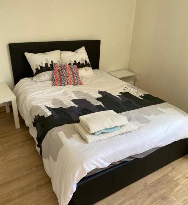 Faubourg Sud Apartment | Beautiful Garden Retreat in a Family-Friendly Home