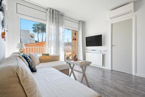 Cubelles Apartment | Beachfront Serenity at Hauzify I Apartament Zulú Cubelles