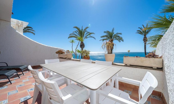 L'Ametlla de Mar House | Relax at Hauzify I Casa Mirador: 4-Star Poolside Retreat