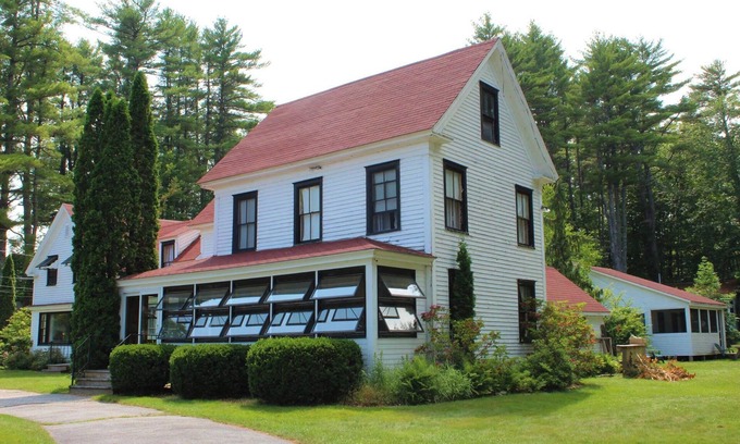 North Sebago Apartment | Haven Apartment-Private Beach-Pets Welcome - Round Table Lodge, Sebago, Maine