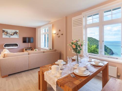 Hele House | Pet-Friendly Haven Heights: Guest Rated 9.5/10