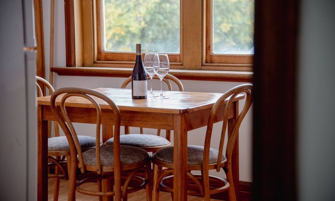 Omeo Apartment | Discover Haven in the Alps: Skiing & MTB Park Retreat