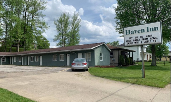 Glen Dale Hotel | Cozy Haven Inn: Spa, Breakfast & Family-Friendly Comfort