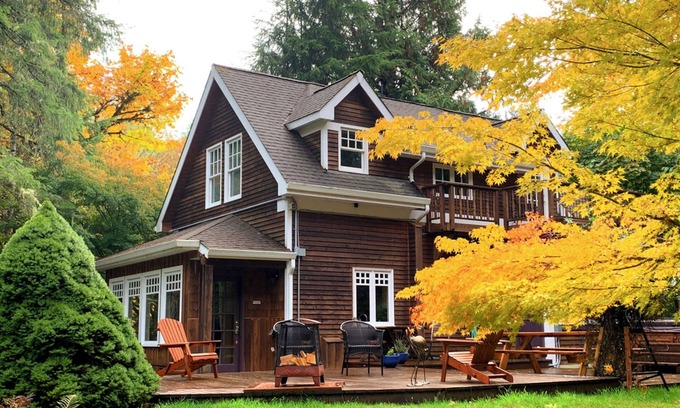 Shelton House | Beautiful Waterfront Retreat with Kayaks and Firepit Access